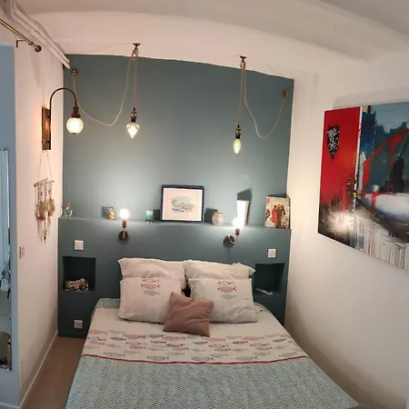 Sanary, T2 Avec Jardin Prive, A 2 Min Du Port, Parking, Climatisation, Bastide Provencale 1900 Apartment