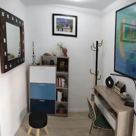 Sanary, T2 Avec Jardin Prive, A 2 Min Du Port, Parking, Climatisation, Bastide Provencale 1900 Sanary-sur-Mer