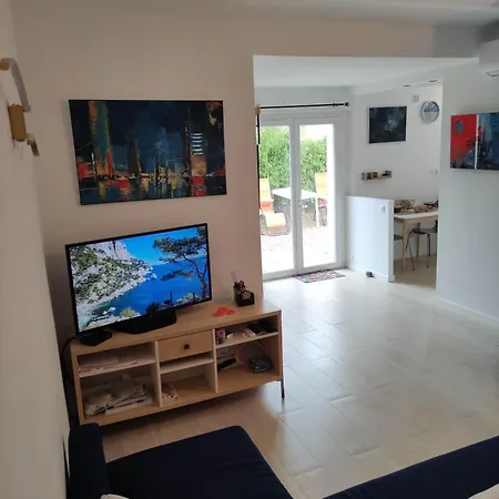 Apartment Sanary, T2 Avec Jardin Prive, A 2 Min Du Port, Parking, Climatisation, Bastide Provencale 1900 Sanary-sur-Mer