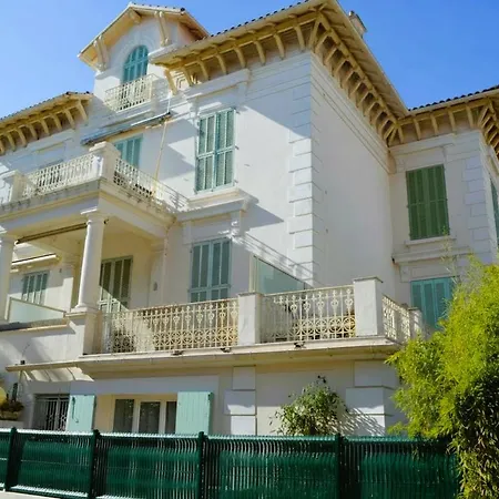Sanary, T2 Avec Jardin Prive, A 2 Min Du Port, Parking, Climatisation, Bastide Provencale 1900 *